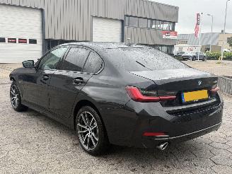 BMW 3-serie 330e M picture 4