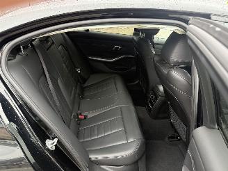 BMW 3-serie 330e M picture 11