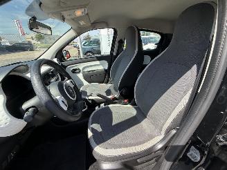 Renault Twingo 1.0 SCe Collection picture 12