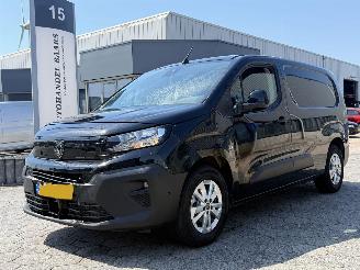 krockskadad bil bedrijf Peugeot e-Partner 136 L2 50 kWh 2025/8