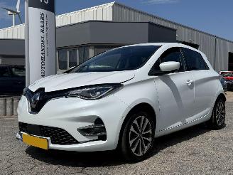 damaged passenger cars Renault Zoé R135 Serie Limitee Riviera 52 kWh 2021/1