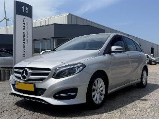 krockskadad bil auto Mercedes B-klasse 180 Ambition AUTOMAAT 2016/12