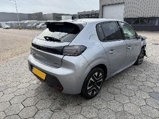 skadebil auto Peugeot 208 1.2 Hybrid 110 e-DCS6 Allure 2026/3