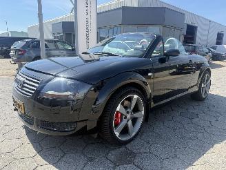Damaged car Audi TT Roadster Quattro 225 PK 1.8 5V Turbo 2001/1