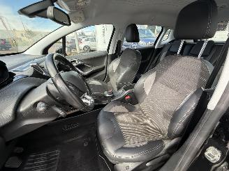 Peugeot 2008 1.2 PureTech Allure picture 14