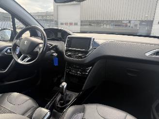 Peugeot 2008 1.2 PureTech Allure picture 12