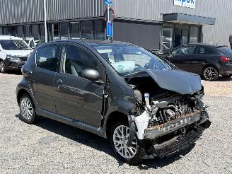 Toyota Aygo 1.0-12V Aspiration Green picture 5