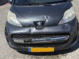 Peugeot 107 1.0-12V Urban Move picture 9