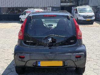 Peugeot 107 1.0-12V Urban Move picture 5