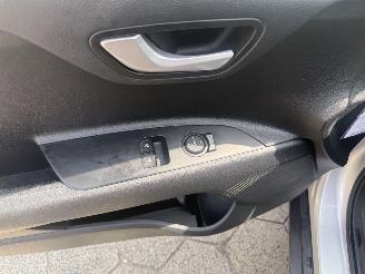 Kia Stonic 1.0 T-GDi MHEV DynamicLine picture 14