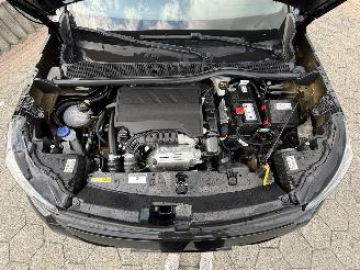 Peugeot 2008 1.2 PureTech Active Pack picture 8