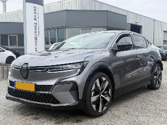 krockskadad bil auto Renault Mégane E-Tech comfort range techno 60 kWh 2025/3