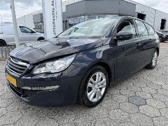 Vaurioauto  passenger cars Peugeot 308 SW 1.2 PureTech Active 2015/6