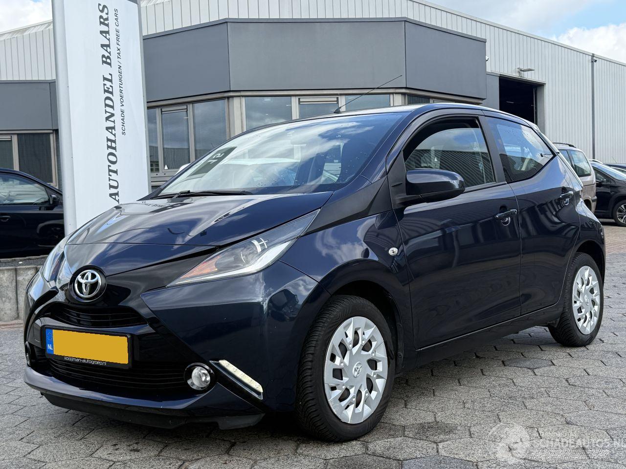 Toyota Aygo 1.0 VVT-i x-nav