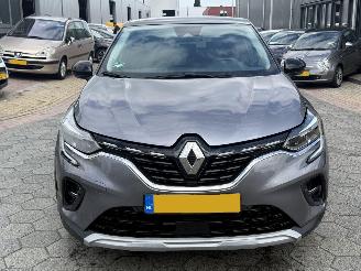 Renault Captur 1.3 TCe 140 Intens picture 2