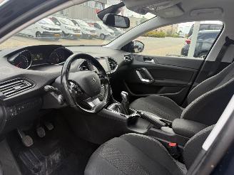 Peugeot 308 SW 1.2 PureTech Style picture 12