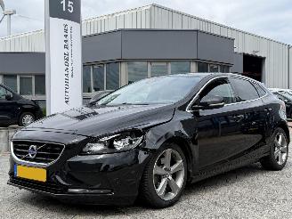 Voiture accidenté Volvo V-40 1.6 T3 Momentum 2012/8