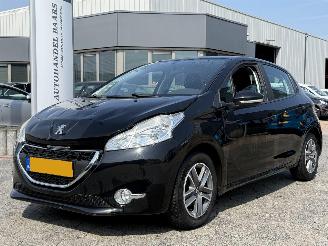 Voiture accidenté Peugeot 208 1.2 VTi Active 2013/3