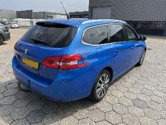 Peugeot 308 SW 1.2 PureTech Blue Lease Allure picture 4