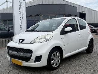 škoda osobní automobily Peugeot 107 1.0-12V Millesim 200 2010/11