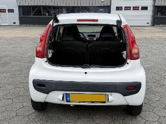 Peugeot 107 1.0-12V Millesim 200 picture 5