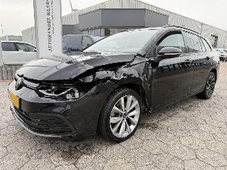 Coche accidentado Volkswagen Golf Variant 1.0 eTSI Life Business 2023/1