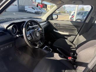 Suzuki Swift 1.2 Comfort Smart Hybrid picture 12