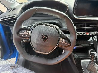 Peugeot 208 1.2 PureTech 100 Allure picture 17