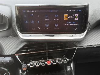 Peugeot 208 1.2 PureTech 100 Allure picture 18