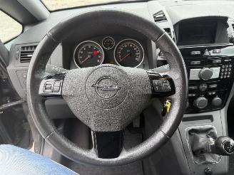 Opel Zafira 1.8 Cosmo 7persoons picture 14