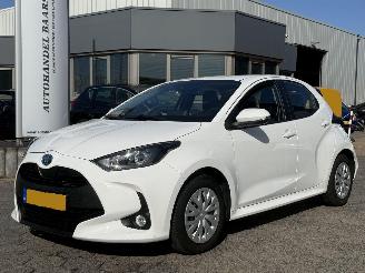 Voiture accidenté Toyota Yaris 1.5 Hybrid Active 2022/10