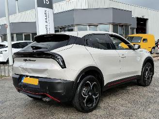 damaged passenger cars Alfa Romeo Junior 1.2 Turbo Hybrid Ibrida Speciale 2025/9