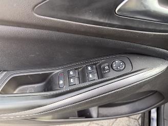 Opel Grandland X 1.2 Turbo Business Executive picture 12