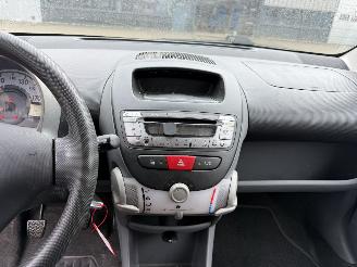 Peugeot 107 1.0-12V XR picture 14