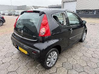 Peugeot 107 1.0-12V XR picture 5