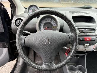 Peugeot 107 1.0-12V XR picture 12