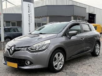 Damaged car Renault Clio Estate 0.9 TCe Iconic 2016/6
