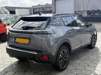 Peugeot 2008 1.2 Hybrid 136 GT picture 4