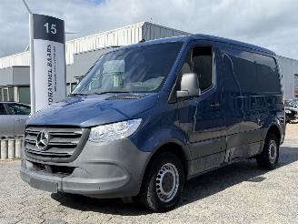 krockskadad bil bedrijf Mercedes Sprinter 311 2021/1