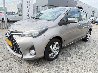 Coche accidentado Toyota Yaris 1.5 Hybrid 2015/12