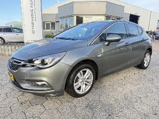 damaged passenger cars Opel Astra 1.6 CDTI Innovation 2016/10