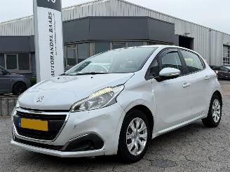 Schadeauto Peugeot 208 1.2 PureTech Active 2015/11