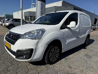 skadebil bedrijf Peugeot Partner 120 1.6 BlueHDi 100 L1 Première 2017/4