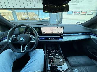 BMW 5-serie 530e picture 16