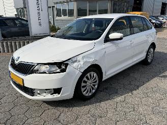 uszkodzony samochody osobowe Skoda Rapid Spaceback 1.0 TSI Greentech Clever 2018/8
