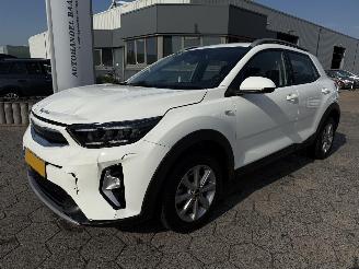 uszkodzony samochody osobowe Kia Stonic 1.0 T-GDi MHEV DynamicLine 2025/11