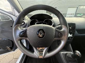 Renault Clio Estate 0.9 TCe Night&Day picture 13