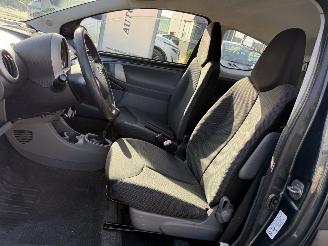 Toyota Aygo 1.0-12V + picture 9