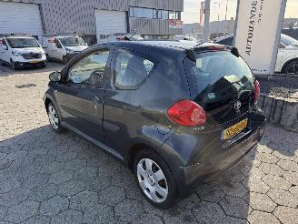 Toyota Aygo 1.0-12V + picture 6
