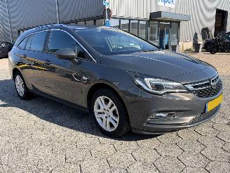Opel Astra SPORTS TOURER+ picture 3